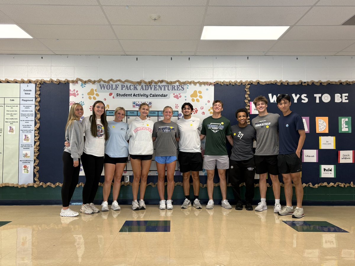 THScaptains's tweet photo. S/O to the Boone Trail squad for making it a good day for the Wolf Pups!  That for giving up your time to kick it with the littles 💙🐺💚 https://t.co/EfVCHVs95N