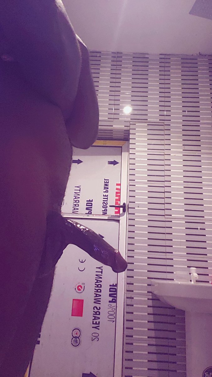 Amakayoo2's tweet photo. Who wants some 💦🍆 https://t.co/ZwkRwornUC