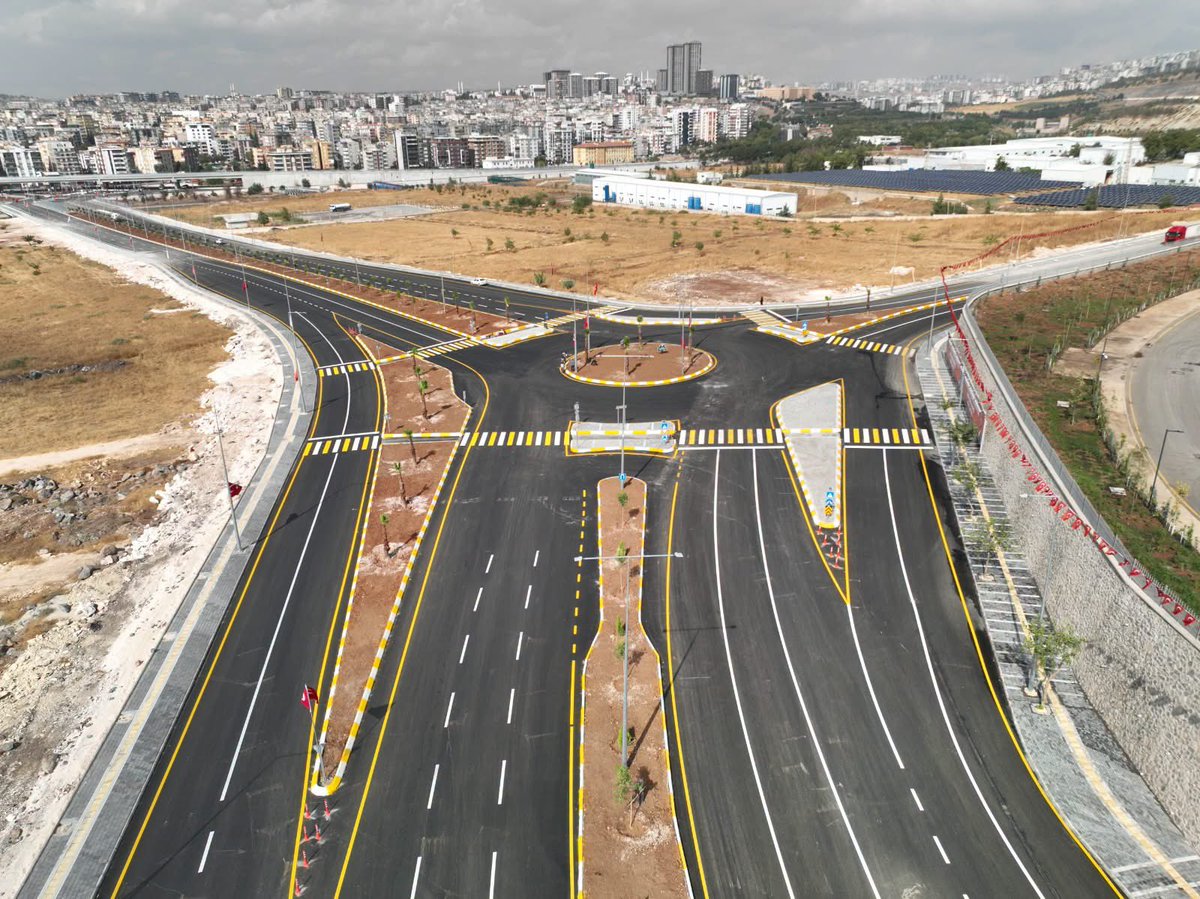 Basin63_com's tweet photo. Şehir Hastanesi Yolu Şimdi Daha Güzel, Daha Konforlu.@sanliurfabld https://t.co/BVEkC3rLpg