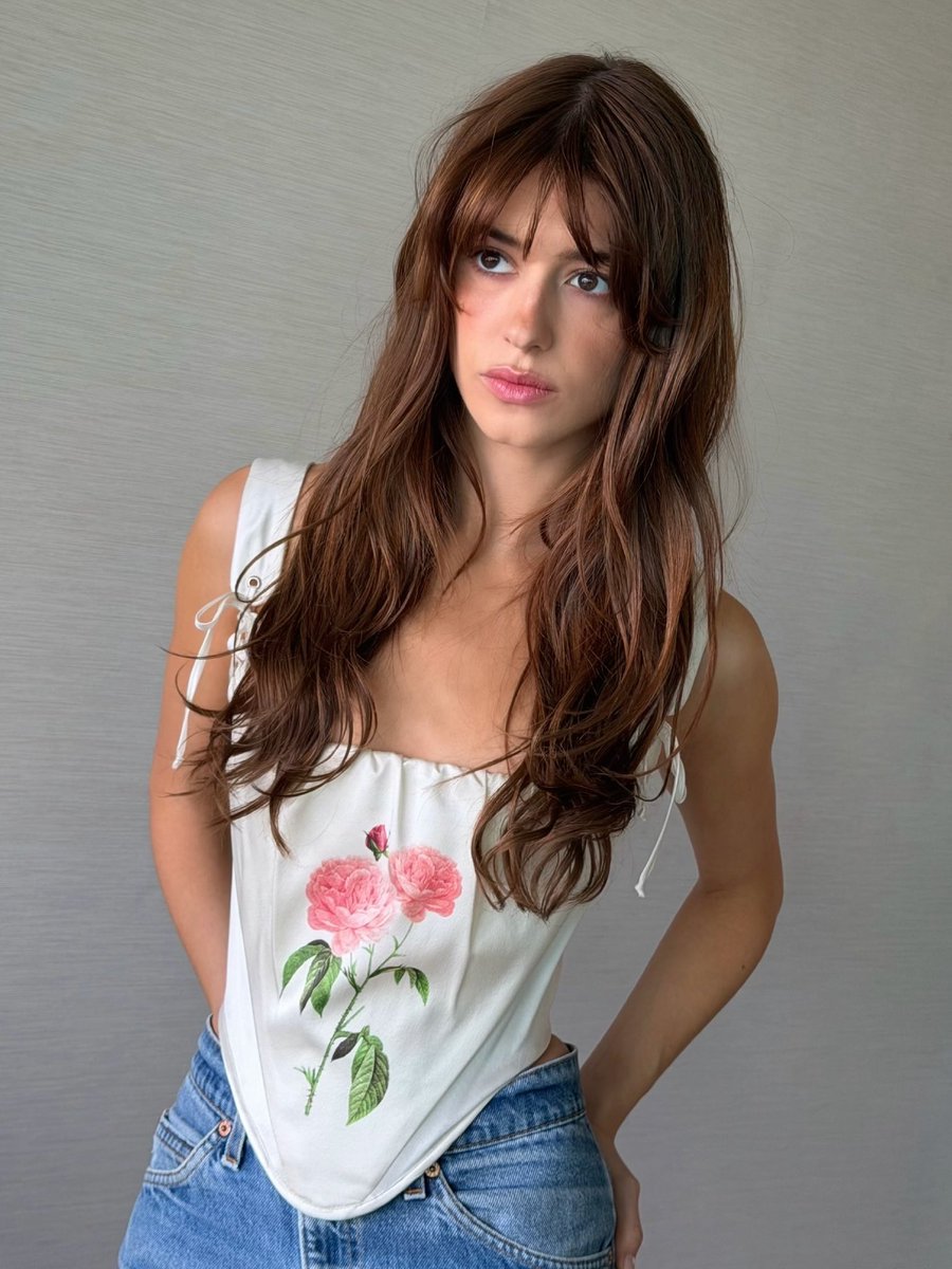 daisyejsource's tweet photo. Daisy Edgar-Jones for Sense and Sensibility press in Sydney. https://t.co/dvk6YML5MC