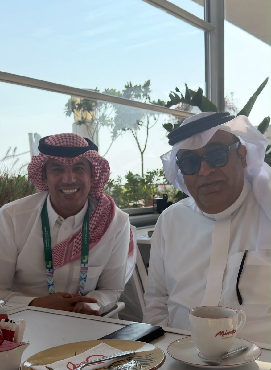 waleedalfarraj's tweet photo. مع الزميل سلطان المهوس @msultan444 المشرف على ادارة الإعلام والاتصال المؤسسي في اتحاد كرة القدم السعودي في غداء الإعلاميين الذي أقامته اللجنة الإعلامية لدورة الخليج اليوم الجمعة في مدينة جدة . https://t.co/PikJ3I1RSI