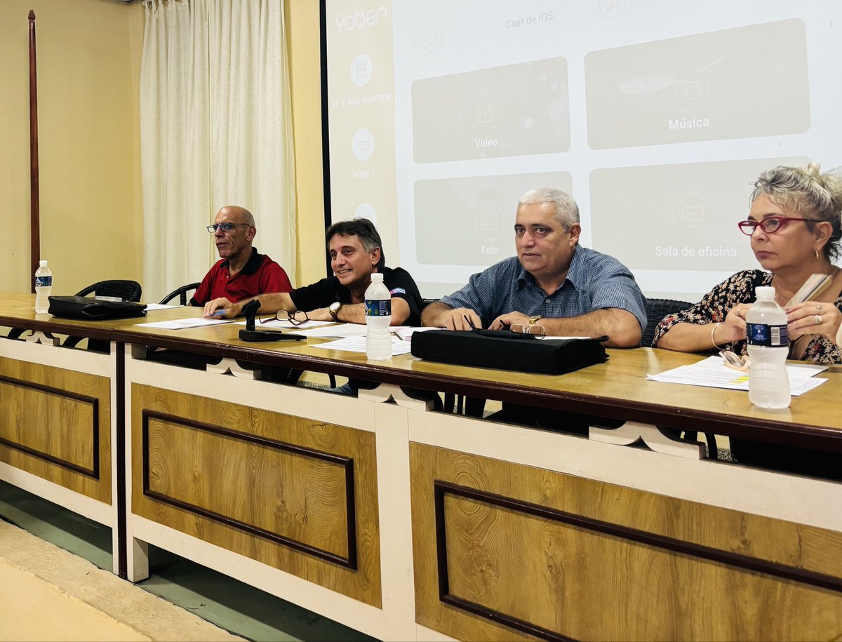 taymi_martinez's tweet photo. Chequea nuestro primer secretario del PCC @mariofsabines los avances del programa de apadrinamiento a instituciones de salud, el Programa Materno Infantil y la situación epidemiológica en #Matanzas. https://t.co/JXmeZyeTst
