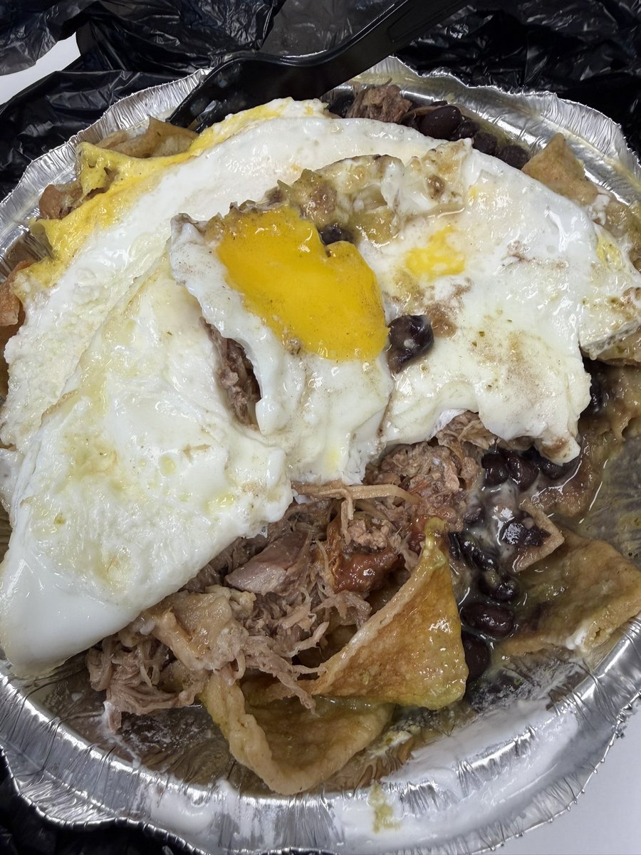 minniee229's tweet photo. these chilaquiles are so good omfg . been craving forever https://t.co/HSXIpDnKCo