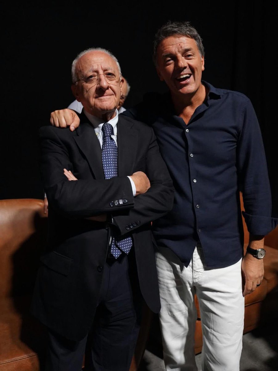 matteorenzi's tweet photo. Quando il Kraken incontra lo Sceriffo può iniziare la Leopolda 14 🐙🤠 https://t.co/mVbehqqhjA