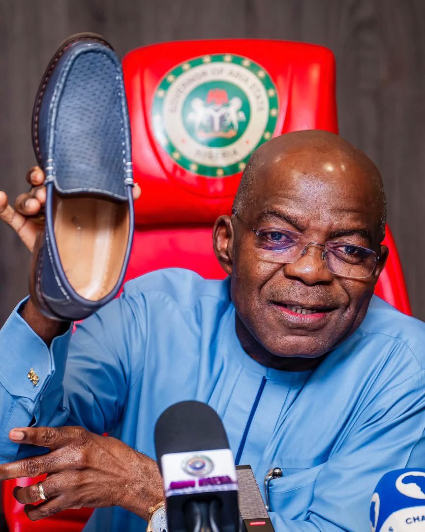 JezebelReborn's tweet photo. Governor Otti took off his shoe and proudly declared, “This is Aba Made.”

Many thought it was foreign-made until they saw “Aba Naija Made” boldly written on it.

A proud moment for Made-in-Aba products, with the Governor using his platform to support and promote local craftsmanship. 🇳🇬👏