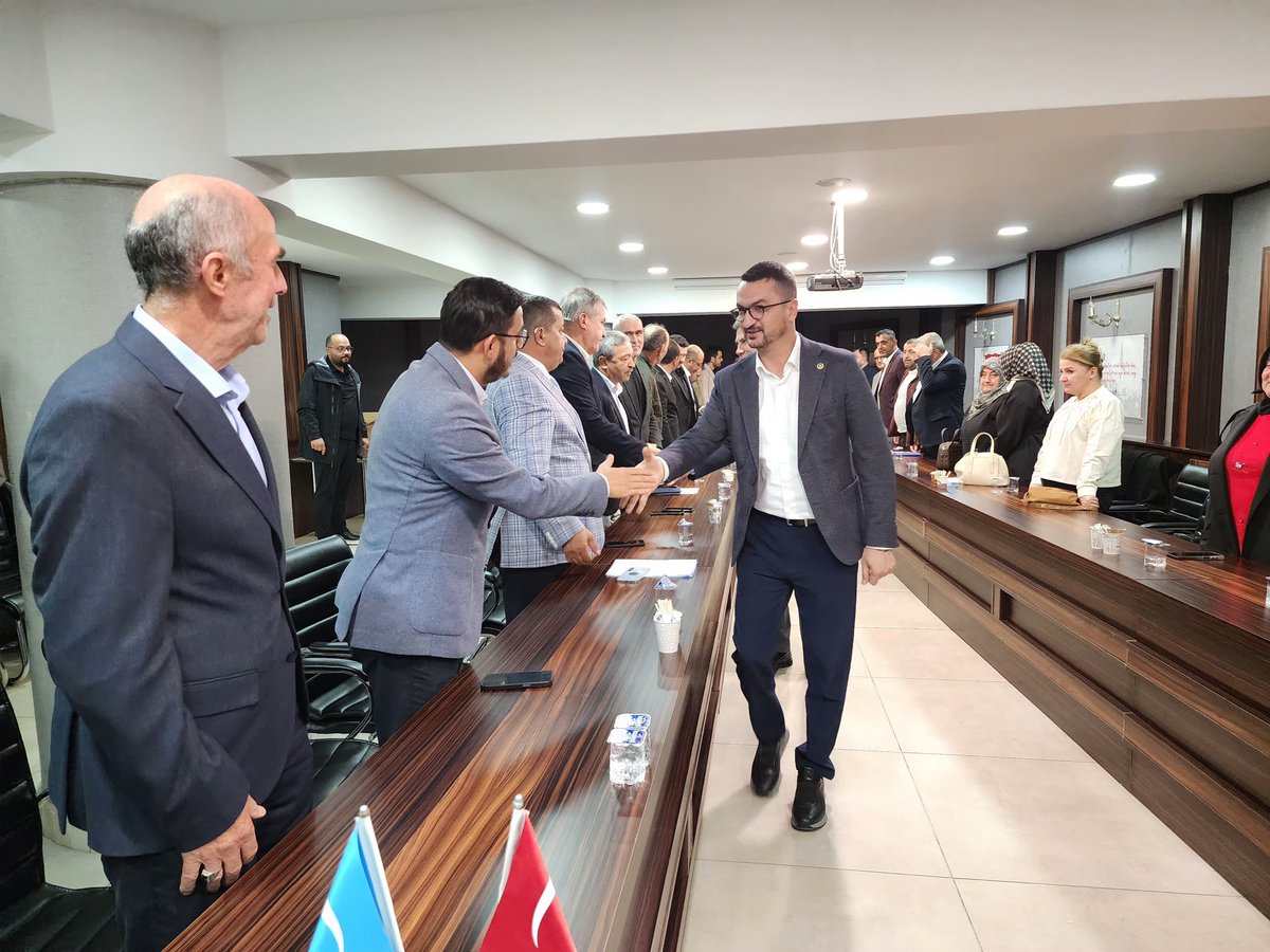 akpartibolu14's tweet photo. 📍 AK Parti Bolu İl Başkanlığı – İstişare ve Değerlendirme Toplantısı

📌 İl Koordinatörümüz Sayın Mustafa Oğuz’un teşrifleriyle, teşkilatımızın tüm kademelerinin tam kadro katılım sağladığı kapsamlı bir koordinasyon ve değerlendirme toplantısı gerçekleştirdik.

#akpartibolu https://t.co/R5rujhp29z