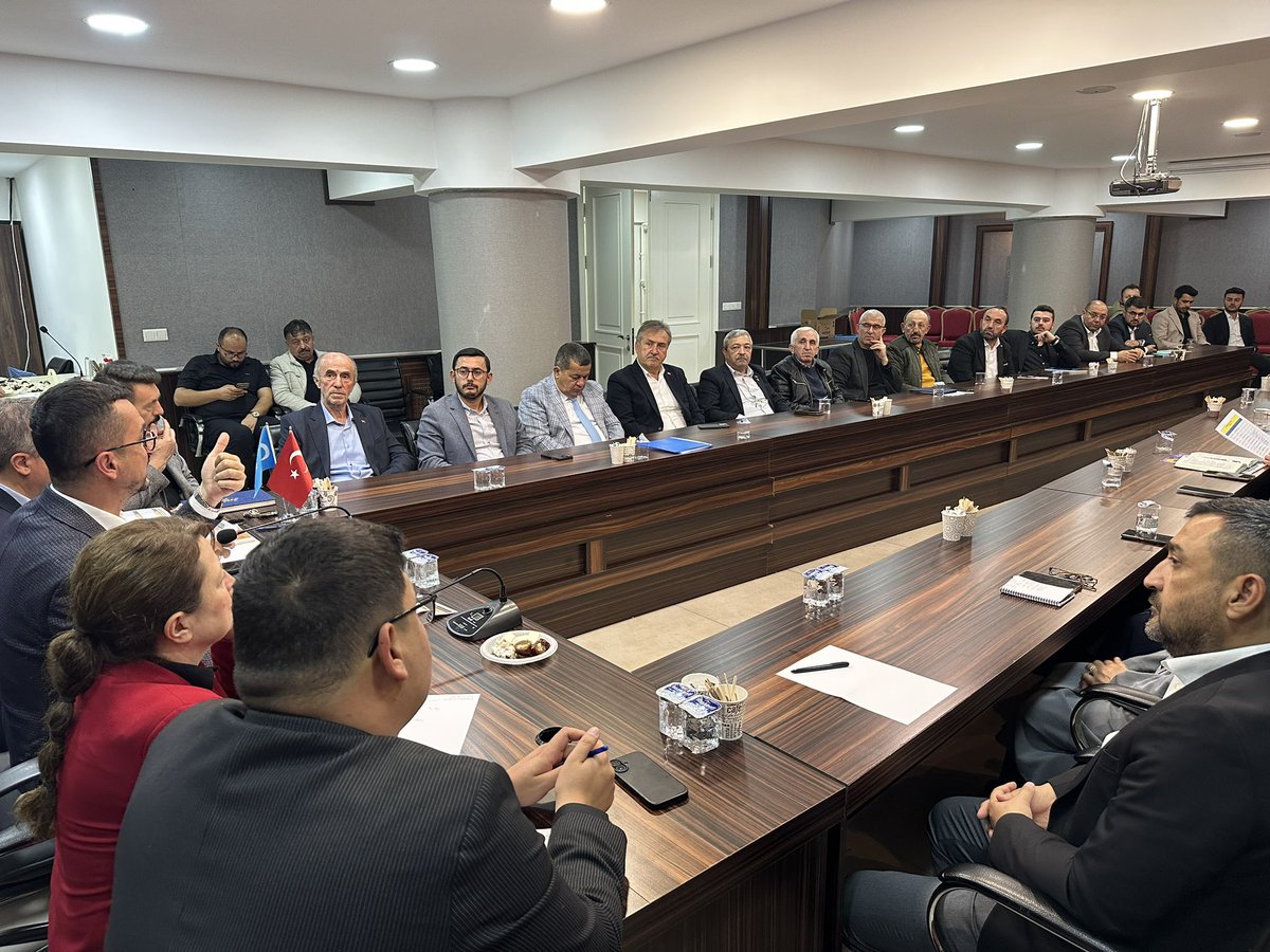 akpartibolu14's tweet photo. 📍 AK Parti Bolu İl Başkanlığı – İstişare ve Değerlendirme Toplantısı

📌 İl Koordinatörümüz Sayın Mustafa Oğuz’un teşrifleriyle, teşkilatımızın tüm kademelerinin tam kadro katılım sağladığı kapsamlı bir koordinasyon ve değerlendirme toplantısı gerçekleştirdik.

#akpartibolu https://t.co/R5rujhp29z