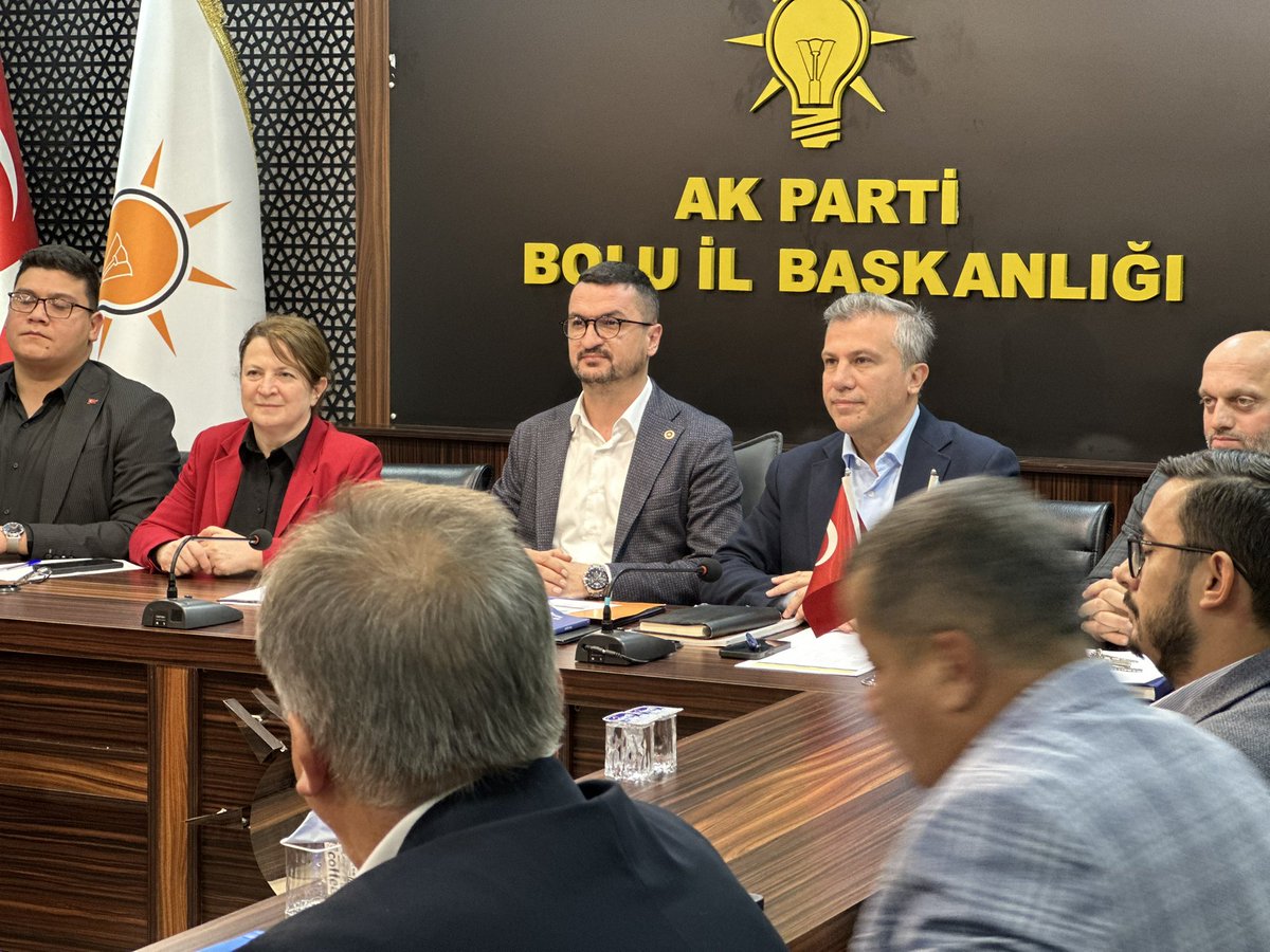 akpartibolu14's tweet photo. 📍 AK Parti Bolu İl Başkanlığı – İstişare ve Değerlendirme Toplantısı

📌 İl Koordinatörümüz Sayın Mustafa Oğuz’un teşrifleriyle, teşkilatımızın tüm kademelerinin tam kadro katılım sağladığı kapsamlı bir koordinasyon ve değerlendirme toplantısı gerçekleştirdik.

#akpartibolu https://t.co/R5rujhp29z
