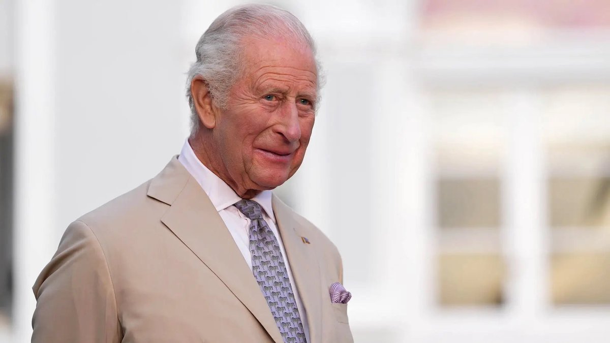 ArchRose90's tweet photo. King Charles has ruled out an official apology or financial slavery reparations to Commonwealth nations.

Absolutely right. Especially after campaigners warned him "not to come empty-handed" when His Majesty visits the Caribbean later this month.

The only correct decision. 👏🏽 https://t.co/cb17gYOTb5