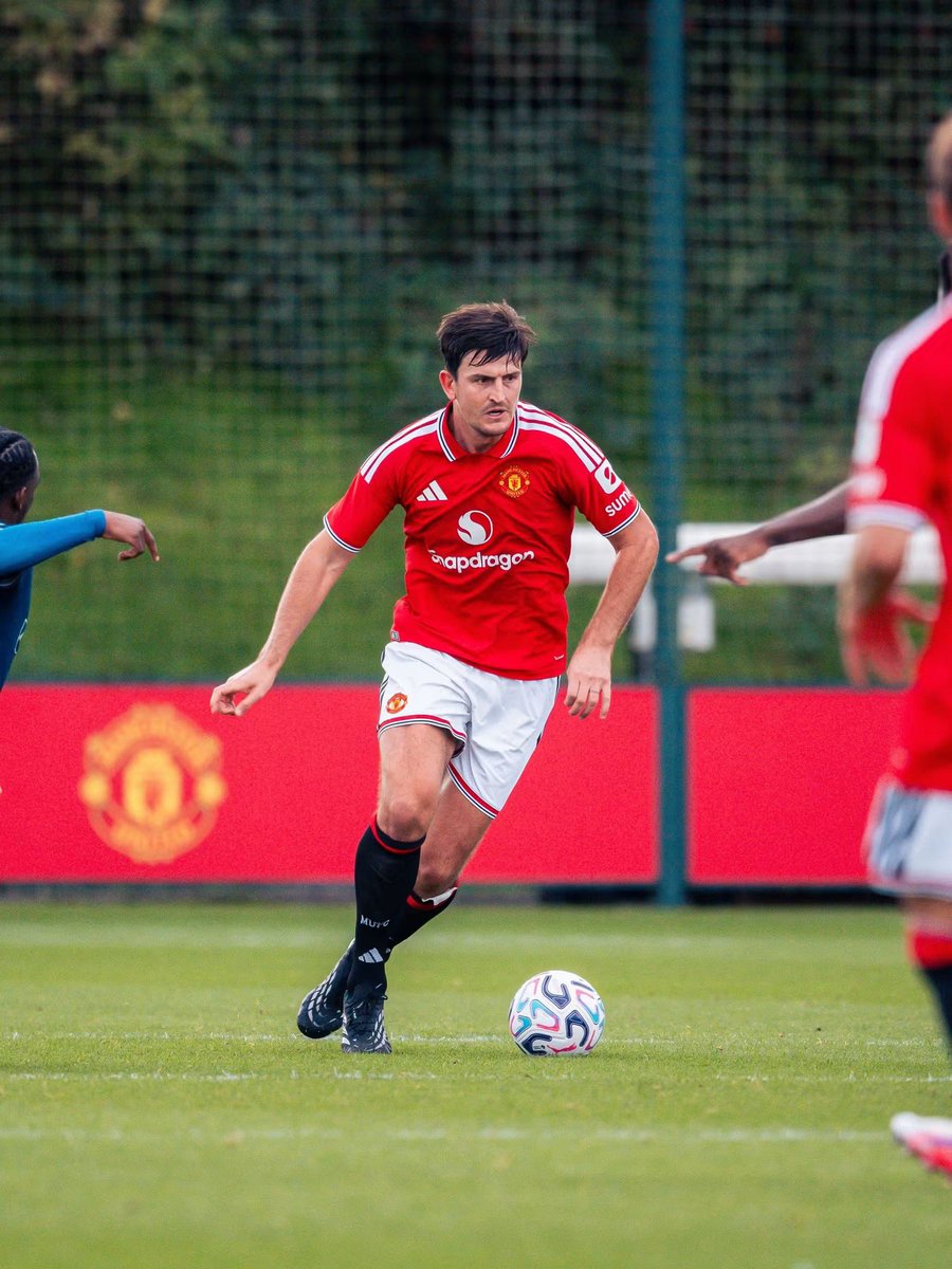 centredevils's tweet photo. Harry Maguire and Matheus Cunha in action today 📸 https://t.co/3q4TZmYRWD