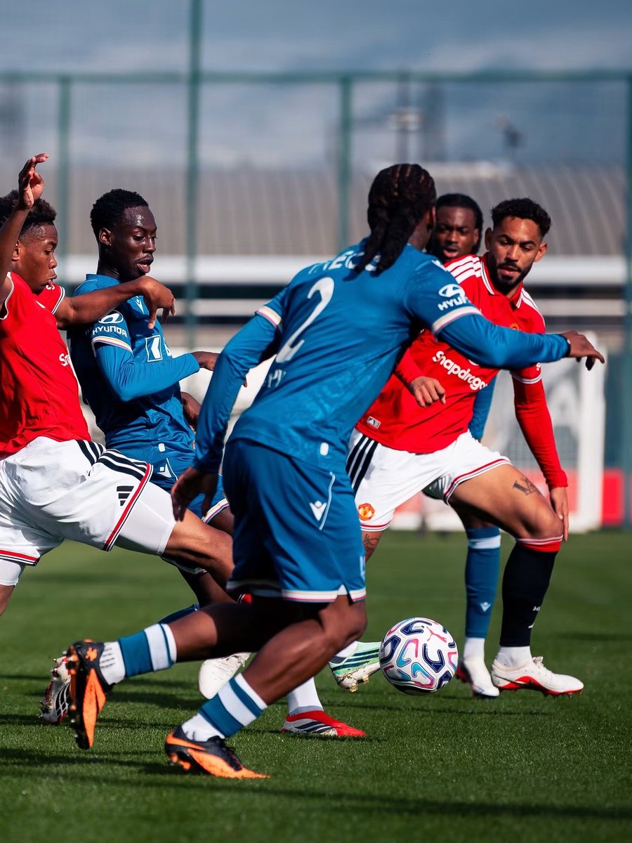 centredevils's tweet photo. Harry Maguire and Matheus Cunha in action today 📸 https://t.co/3q4TZmYRWD