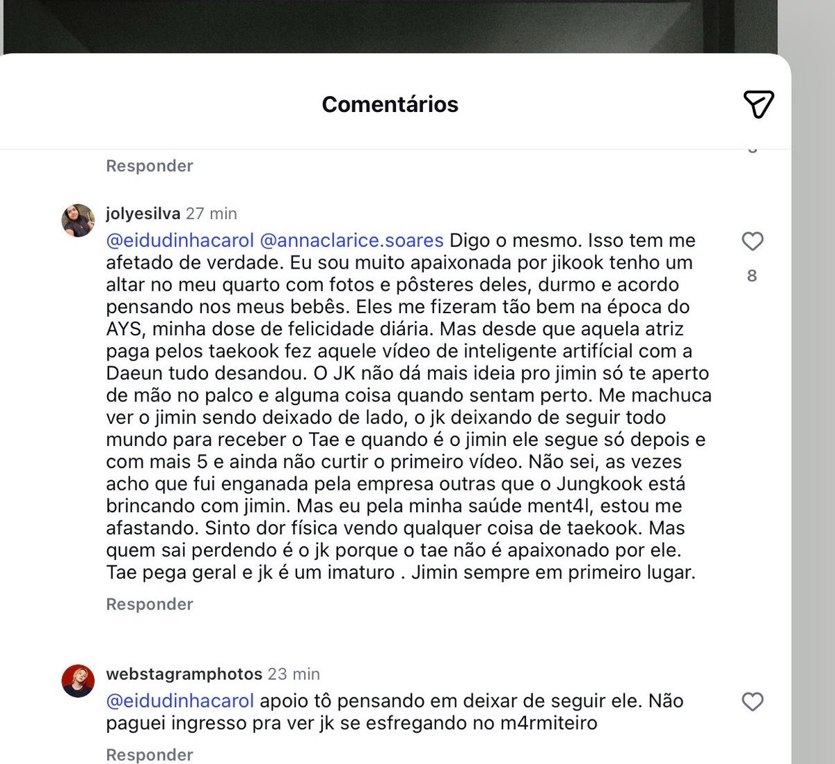 Thvbruna's tweet photo. Gente!!! Que loucura é essa?
Olha como essas bizarras tratam o JK, exigindo coisas dele como se tivessem algum direito. O tratam como chaveiro mesmo, huh? E agora que estão se dando conta da ilusão que elas mesmas criaram, dizem que vai abandoná-lo. 
Nunca foram fãs! 
E o nojo que tenho do jeito que se referem ao Tae, tratando como vilão🤮🤮🤮. 
Essa outra aí admitindo que está doente. Pelo amor!!! Deixem eles em paz e vão se tratar!