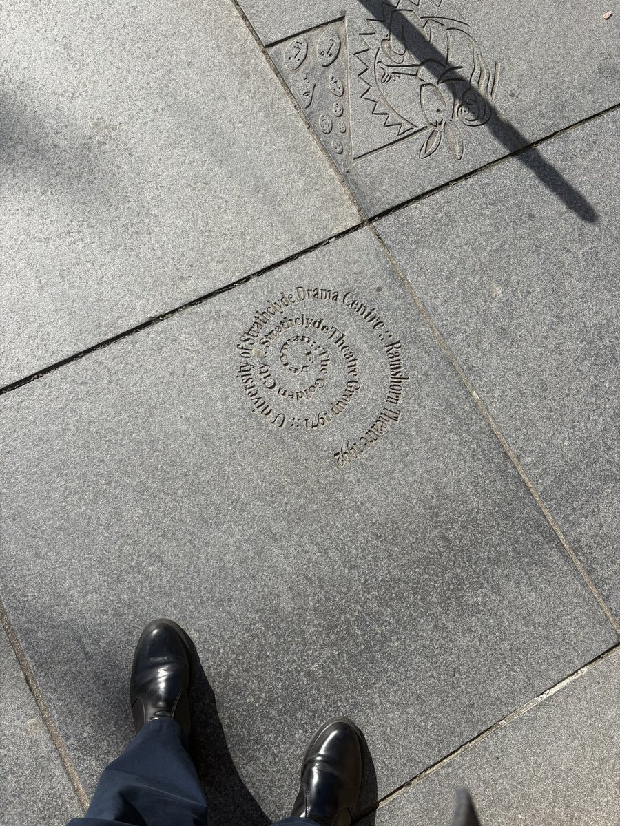 GodWhatAmIEven's tweet photo. So after i moved to uk i already saw 2 spirals  (i am trying to romanticize my life because i am going insane out of social anxiety) https://t.co/p1fnoWwgzU