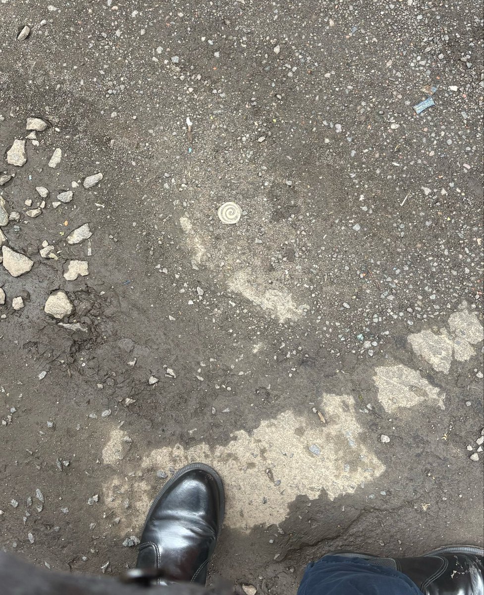 GodWhatAmIEven's tweet photo. So after i moved to uk i already saw 2 spirals  (i am trying to romanticize my life because i am going insane out of social anxiety) https://t.co/p1fnoWwgzU