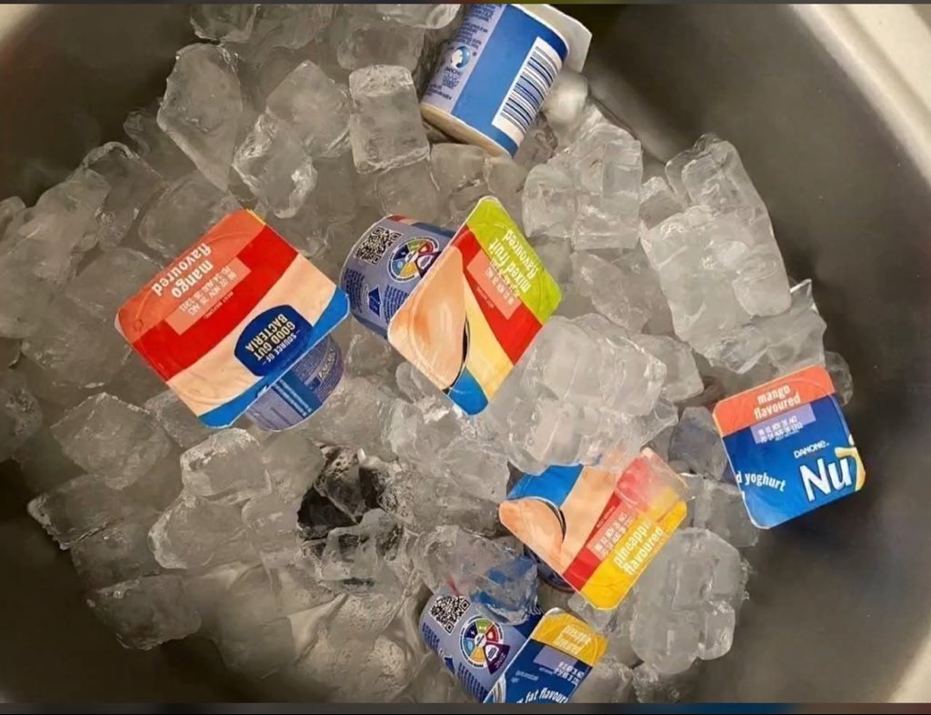 MsRuby_'s tweet photo. Where are you guys chilling? I have my own cooler box https://t.co/5p7MqF8eMZ