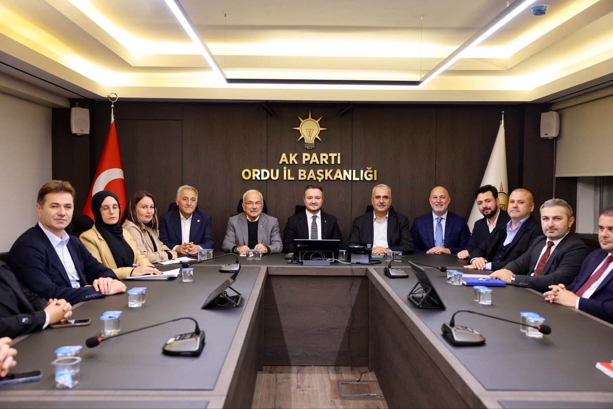 ozdemirsamet's tweet photo. İl Koordinatörümüz, Çorum Milletvekilimiz Sayın Yusuf Ahlatcı, İl Koordinatörümüz Sayın Hakan Karaduman, Ordu Büyükşehir Belediye Başkanımız Sayın Dr. Mehmet Hilmi Güler ve Milletvekilimiz Sayın İbrahim Ufuk Kaynak’ın katılımlarıyla AK Parti Ordu İl Yönetim Kurulu Toplantımızı gerçekleştirdik.

Teşkilat çalışmalarımızı ve şehrimize yönelik hizmetlerimizi değerlendirdik.

Toplantımızın teşkilatımız ve Ordu’muz için hayırlara vesile olmasını diliyorum.