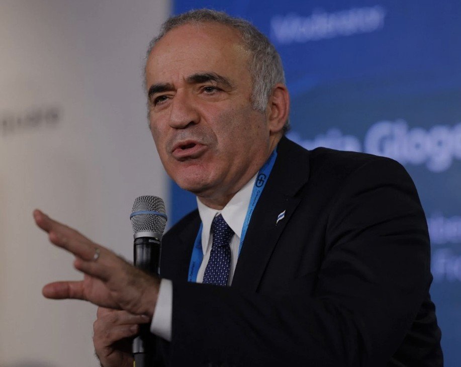 DakdaR22's tweet photo. "...Ukraine’s victory must include a full restoration of Ukraine’s territorial integrity. It must also include reparations to be paid.

 Russia must pay for this. It is crucial to punish war criminals..."

- Garry Kasparov 

Awesome as always 
Thank you 🫶🏽🫡 https://t.co/PB48CO9YG9