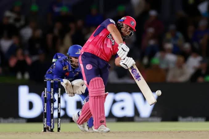 Nagraj_07's tweet photo. What is this batting bro ☠️🤯..!!
Luhan Dre Pretorious breaks Chris Gayle 175 Runs Record & has Scored 192 Runs of 80 Deliveries.!
@rajasthanroyals what signing 🥵. absolute bonkers🔥.
And Pitch was Decent and mind u square boundaries were quite decent around 70-75m.
#prot20 https://t.co/JTa749nLML