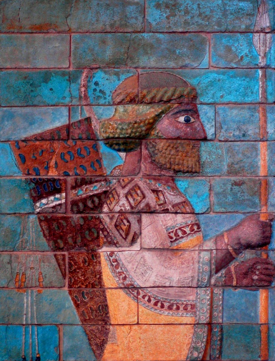 Med_History_'s tweet photo. علل سقوط هخامنشیان

سقوط هخامنشیان، از هر سو که به تاریخ آنها نگاه شود، یک پدیده‌ی عجیب تلقی می‌شود. هخامنشیان، به انحطاط اقتصادی دچار نشده بودند و از انحطاط سیاسی نیز نشانه‌ی چندان بزرگی در دست نبود. حکومتی مبتنی بر مدارای نسبی بودند، 👇 https://t.co/UDKJ4jRyiW