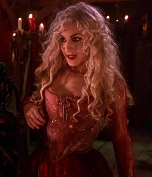 lestatftloona's tweet photo. otro octubre enamorada de sarah sanderson https://t.co/XoBXYgtN3f