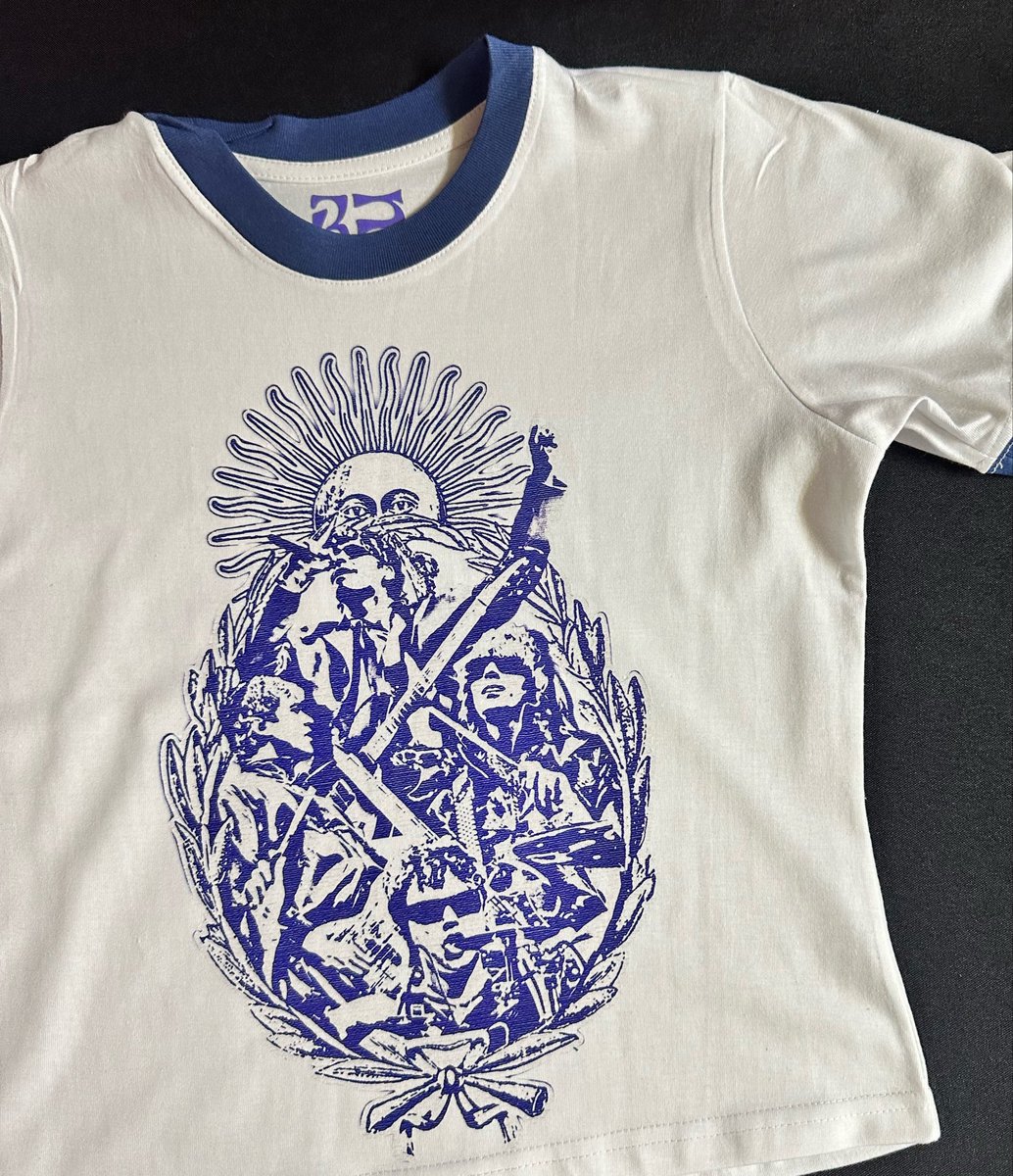 esnydies's tweet photo. ok pero los detalles de esta remera Creo que no hablamos lo suficiente de esto https://t.co/VMtoRnwpen