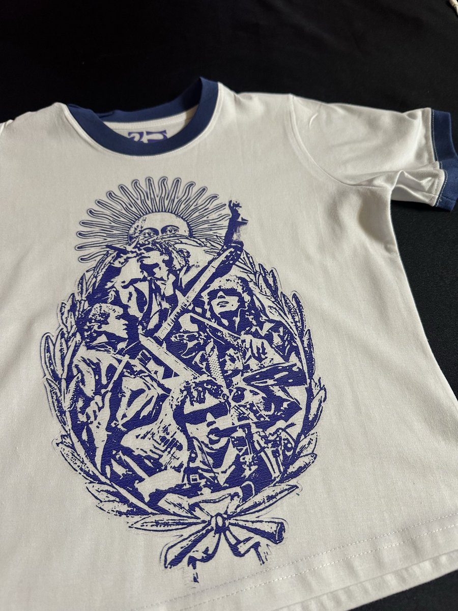 esnydies's tweet photo. ok pero los detalles de esta remera Creo que no hablamos lo suficiente de esto https://t.co/VMtoRnwpen