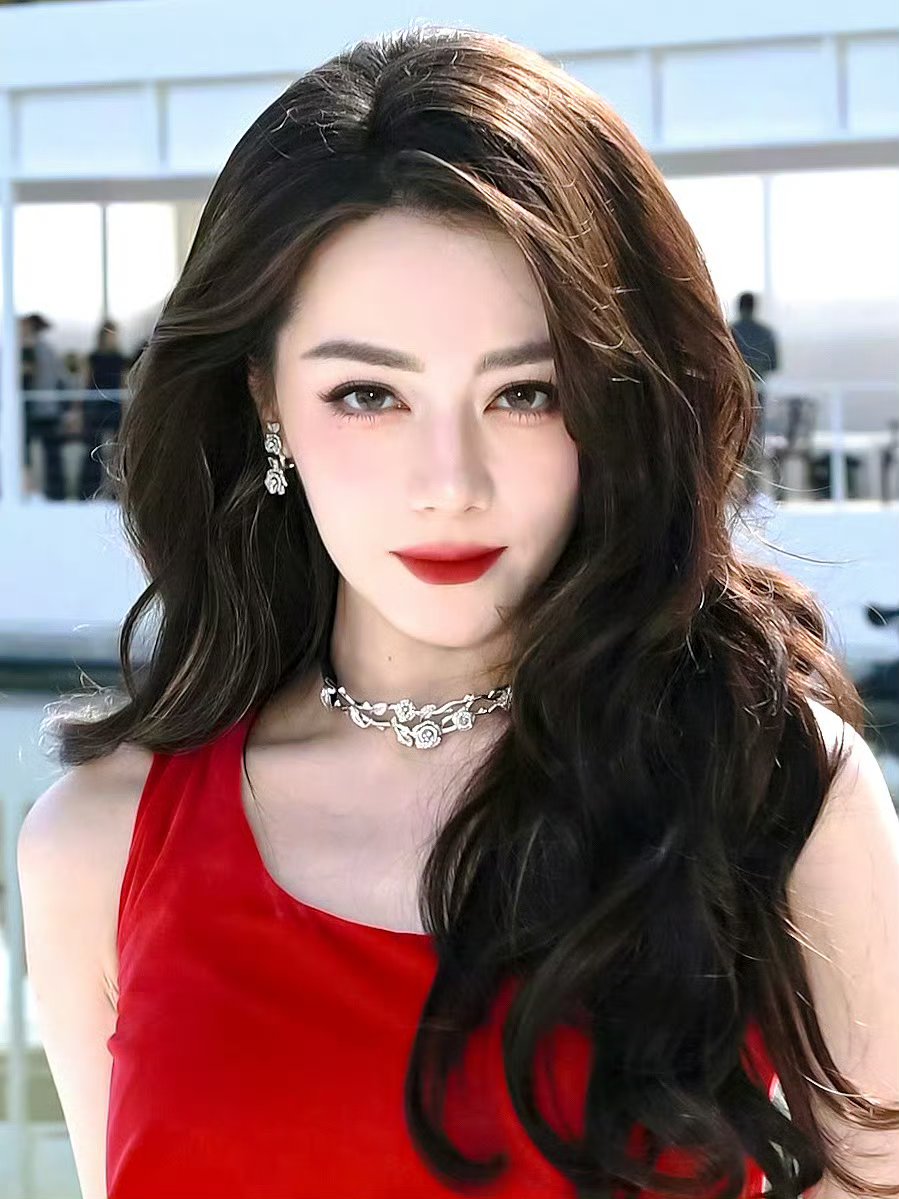 mandy_887's tweet photo. If there exists a kingdom named Beauty, Dilraba would surely be its queen.

Dilraba Dazzles DiorSummer27 
#DilrabaxDiorSummer27 #Dilraba #DiorSummer27 https://t.co/CLQfaT15NH