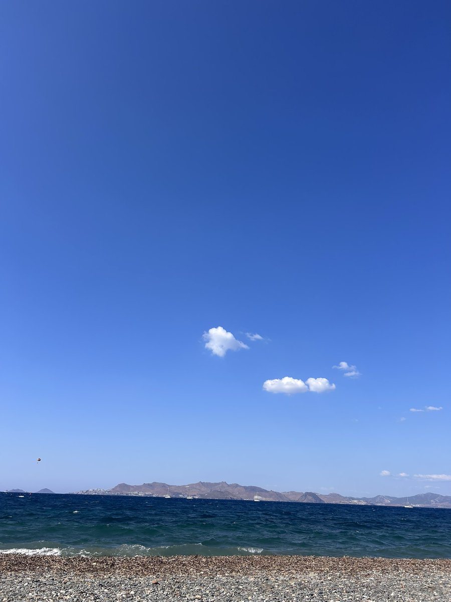 WorksGas's tweet photo. @LeamingtonSBC @762Andy @AndrewGoldson1 @keellelectrical @ARAheatinggas @CosyWarmPlumber @pinkplumbing13 @w_heating @GJRSaracens75 @Mark75545158 @GasManGod @CentralGas1984 @MerseyTrades @BHI_Supplies @cox_heating The clouds have forced us to the bar 🫣 https://t.co/kSOWA6a4Vc