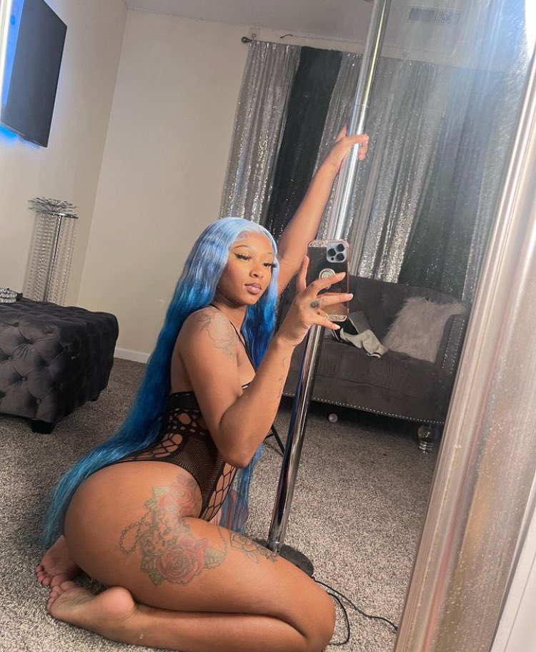 Jayda_42's tweet photo. overly obsessed w. myself 🖤 #atl #jayda https://t.co/V21rCgd30i