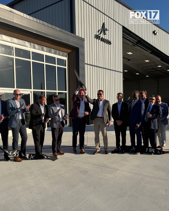 FOXNashville's tweet photo. Nashville’s John C. Tune Airport has a new option for business and private flyers. ✈️https://t.co/D0HCQMPwfM
#NashvilleNews #JohnCTuneAirport #JetAccess #Aviation https://t.co/wAIyhofVCq
