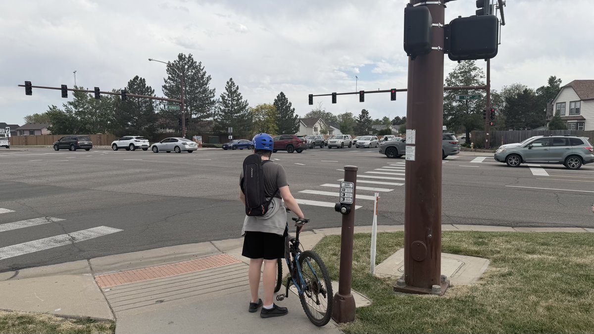 CityofThornton's tweet photo. 🚲 ¡Ayude a mejorar la seguridad y movilidad en Thornton! Conozca nuevos conceptos para mejorar las opciones de transporte entre 88th Ave. y E-470. Conozca más y complete la encuesta, visite el enlace en nuestra biografía. https://t.co/p29XhMob5m