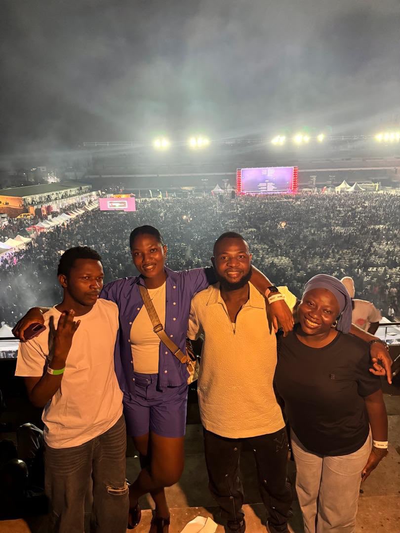 _theoprimee's tweet photo. These are photo of my friends and I (I’m the cool guy on the left) 
Currently, I have no camera setup, I RELY ON RENTALS. 

I’m a filmmaker and Editor, I make music videos and tell brand stories. 

Imagine the ease you’ll be putting in my life with this gear 
@TheRixelStudios 🫶🏽 https://t.co/iyyRVPLFXy