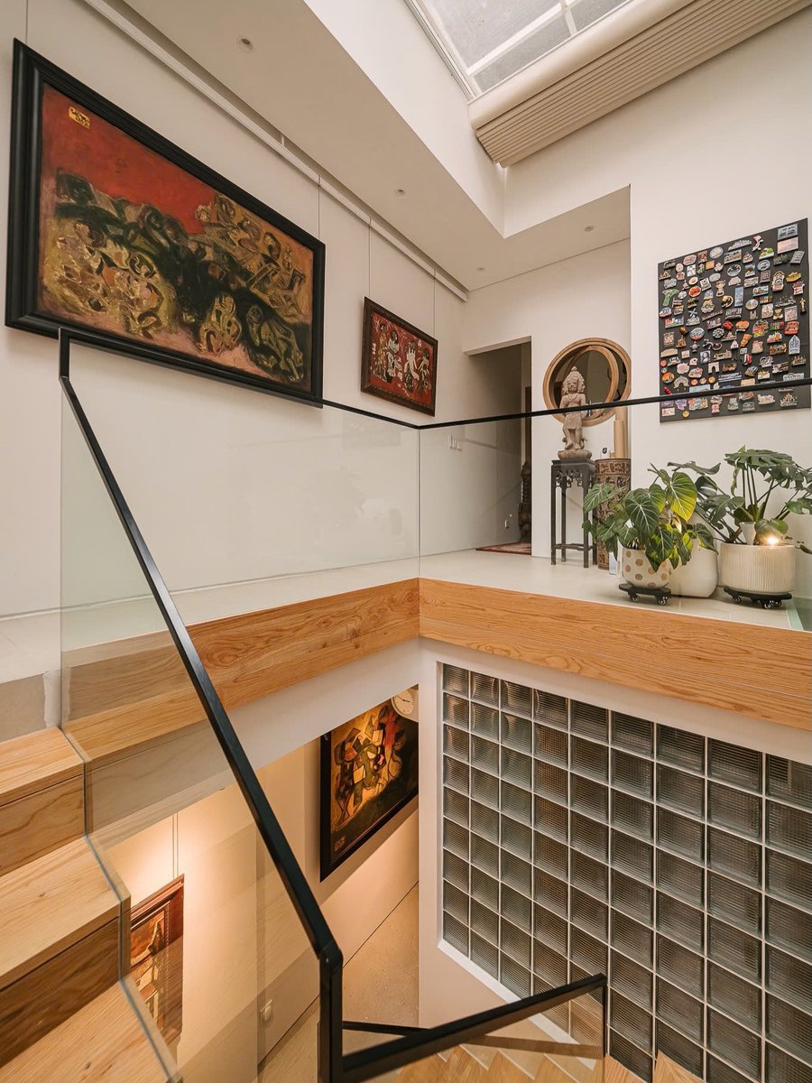 interiorsuckerr's tweet photo. Inside two-story garden house in the heart of Hanoi https://t.co/Yu1VrgFh0i