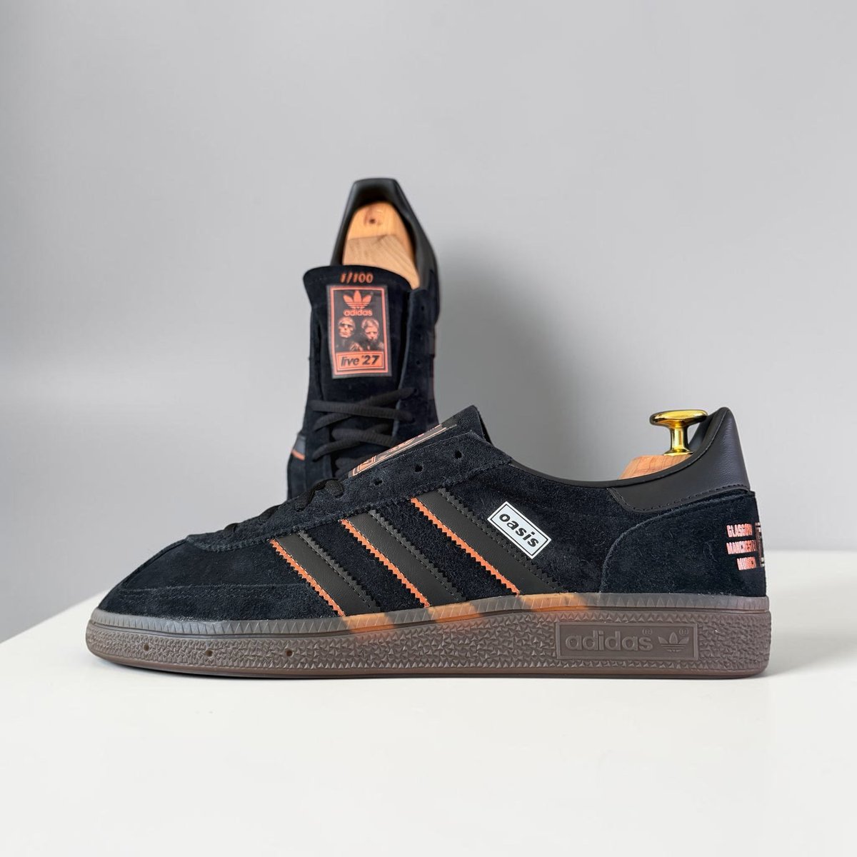 ADIDASHULL's tweet photo. Oasis 2027? We’ve got you covered.

Adidas Trainers x Oasis Inspired.

Check out our designs on our website! All limited edition.

Amazing gift idea - https://t.co/nwEuluQXur

#Oasis #Liamgallagher #Britpop #Adidas @FasilBalti @roundarway @OasisArchives @OasisMania @RevsJr https://t.co/vm015HZX8W