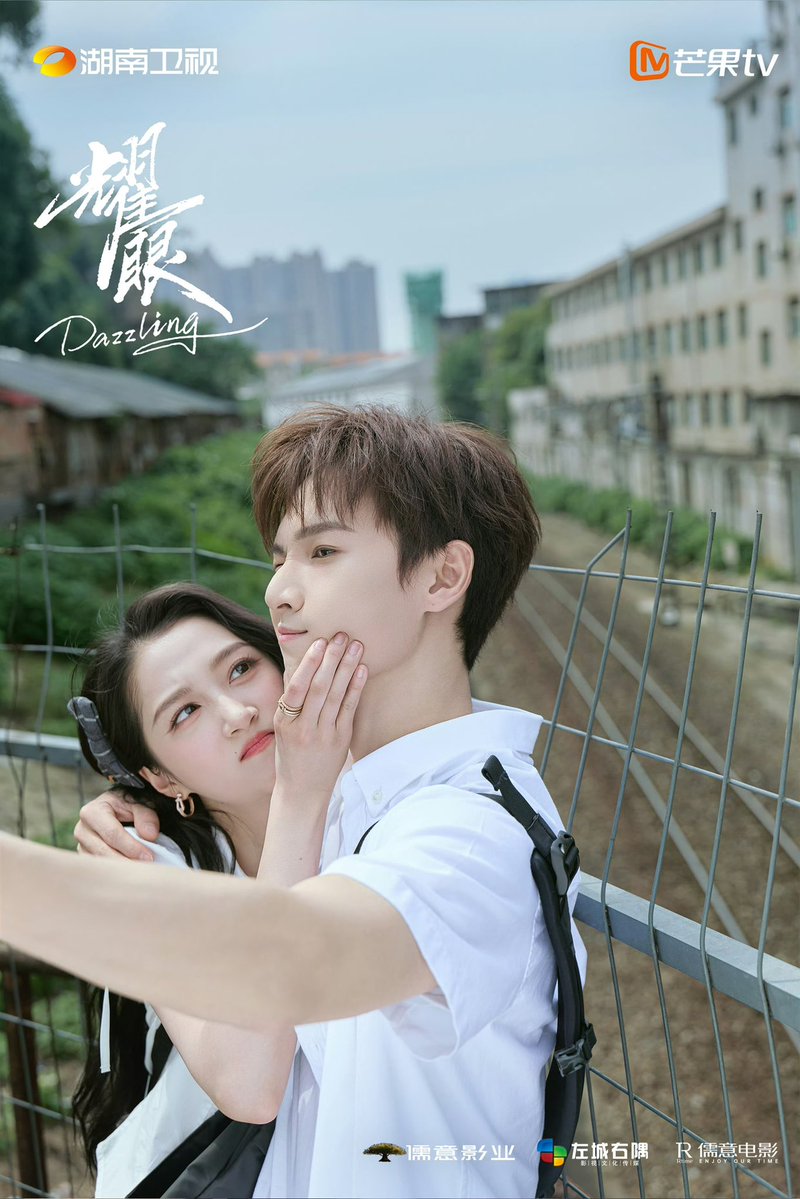 simwoling's tweet photo. 이 화보만 보면 심장이 대폭밯할거같흠 https://t.co/7lyTbgpzQf