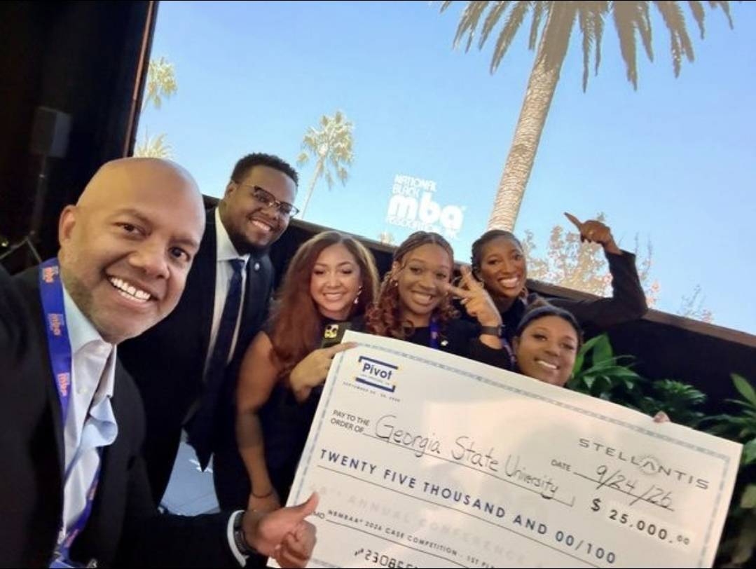 RobinsonCollege's tweet photo. Congratulations to the 2026 MBMBAA Case Competition Champions: Cierra Williams, Tyra Evans, TIERRA ANDERSON and Linda Ackah - Mensah! πΌππΎπ They beat 18 other teams and won a $25,000 prize!
#RCBGradLife #TheStateWay #NBMBAA #CaseCompetition #GSU #RobinsonCollege https://t.co/1IjxzBQZX3