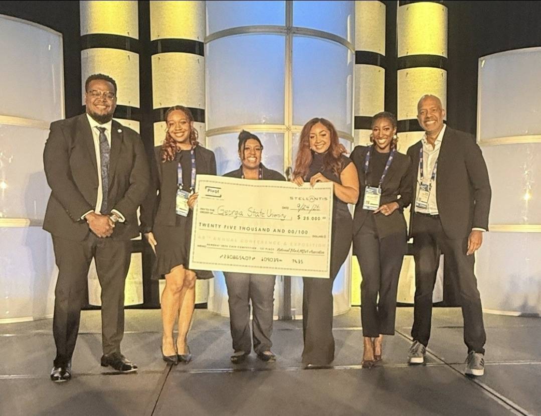 RobinsonCollege's tweet photo. Congratulations to the 2026 MBMBAA Case Competition Champions: Cierra Williams, Tyra Evans, TIERRA ANDERSON and Linda Ackah - Mensah! πΌππΎπ They beat 18 other teams and won a $25,000 prize!
#RCBGradLife #TheStateWay #NBMBAA #CaseCompetition #GSU #RobinsonCollege https://t.co/1IjxzBQZX3