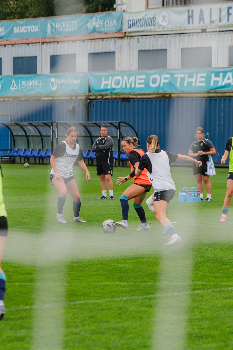 hfxtidesfc's tweet photo. Eyes set on 3pm tomorrow.

20 degrees and sunny– a summer afternoon in October 🍁

Gt you tickets now: https://t.co/ZS2jSKRGck https://t.co/8IwknAB4Hc
