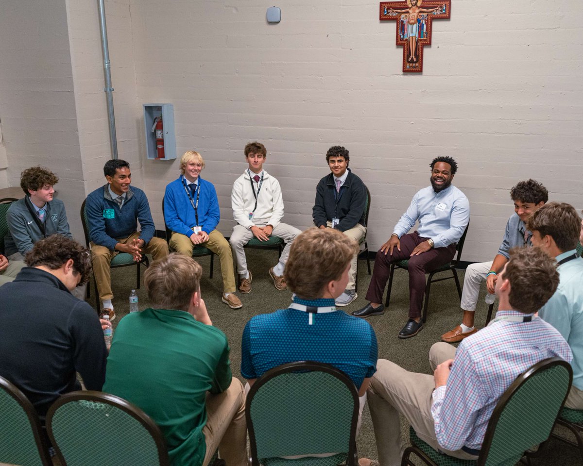GoRocks's tweet photo. Members of Trinity’s Student Government recently participated in their annual Leadership Conference. House Captains and Representatives collaborated with one another, connected with Trinity alumni, &amp; developed strategies to grow as leaders striving to serve our school community. https://t.co/jLykgBKNsu