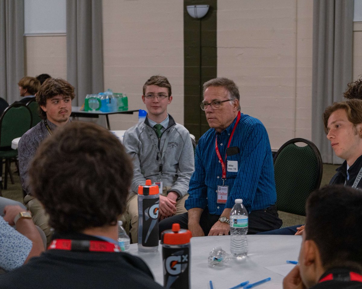 GoRocks's tweet photo. Members of Trinity’s Student Government recently participated in their annual Leadership Conference. House Captains and Representatives collaborated with one another, connected with Trinity alumni, &amp; developed strategies to grow as leaders striving to serve our school community. https://t.co/jLykgBKNsu