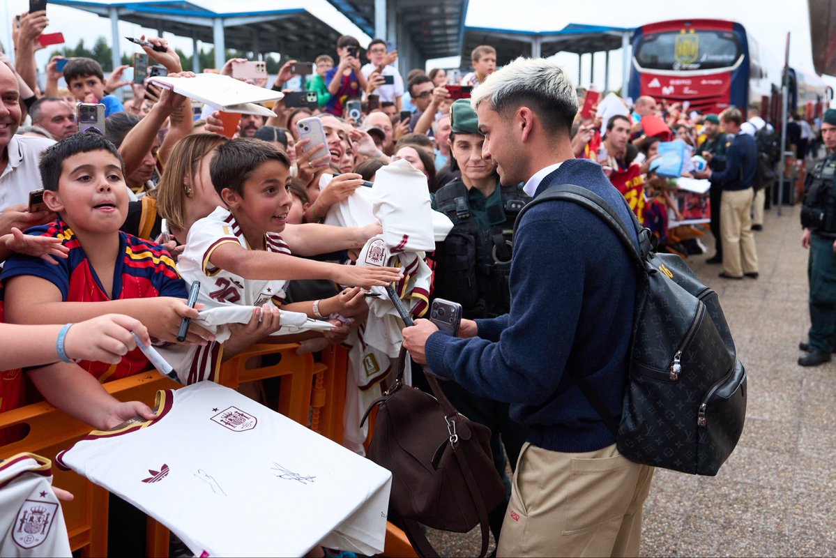 Forca_Fcb's tweet photo. 🇪🇸 لاعبينا في أوفييدو https://t.co/MsX2nslKO1