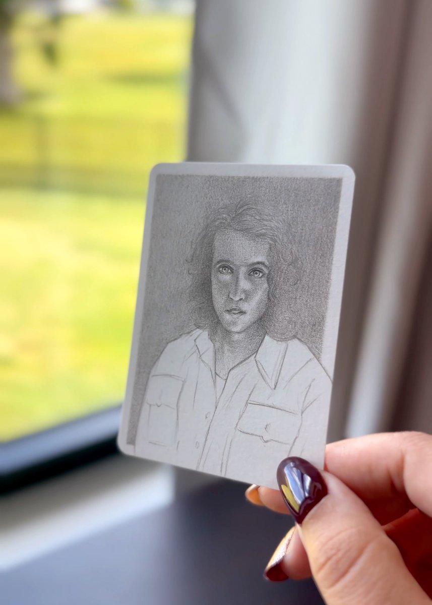 yelidraws's tweet photo. Rest 🕊️
#armand #iwtv #tvl #miniatureart #aceoart #graphitedrawing https://t.co/vG3L9lByjQ
