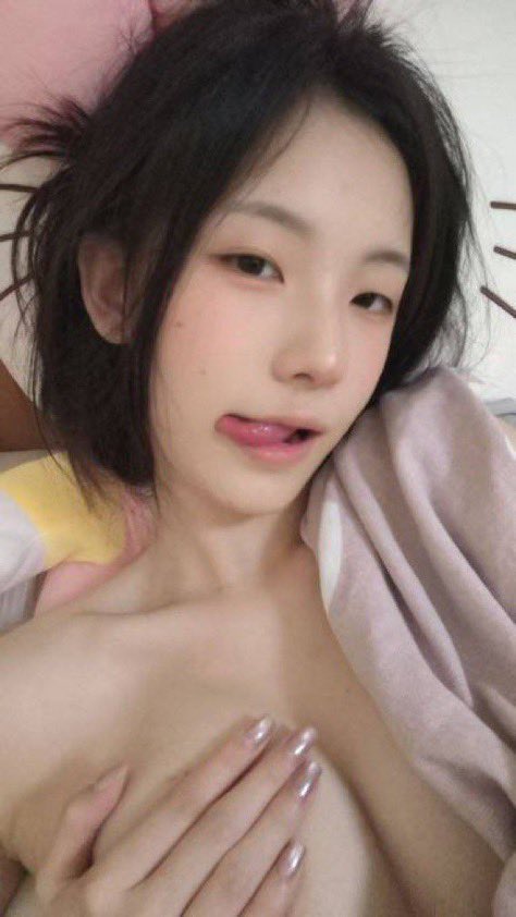 braydendoyle232's tweet photo. 老有人说我长得淫荡，欠抽 额.. 好爽hh #萝莉 #反差 #贫乳 #母狗 https://t.co/pMPGBC51FE