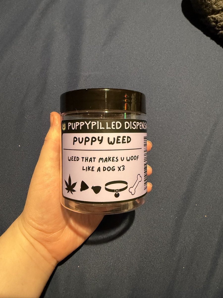 artie_trsh_yeen's tweet photo. I GOT MY SILLY WEED JAR!!!! my favorite thing ever its so cute, and so much more convenient than a bag 😭 

Jar made by @collarpilled !!! https://t.co/q8yQdI1lCq