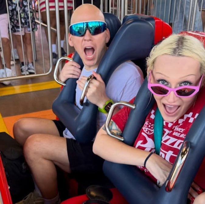 TrixieUpdates's tweet photo. Trixie and Juno stun at Disney ahead of their collab for Trixie and Katya’s Patreon. https://t.co/ysD19yjjzG