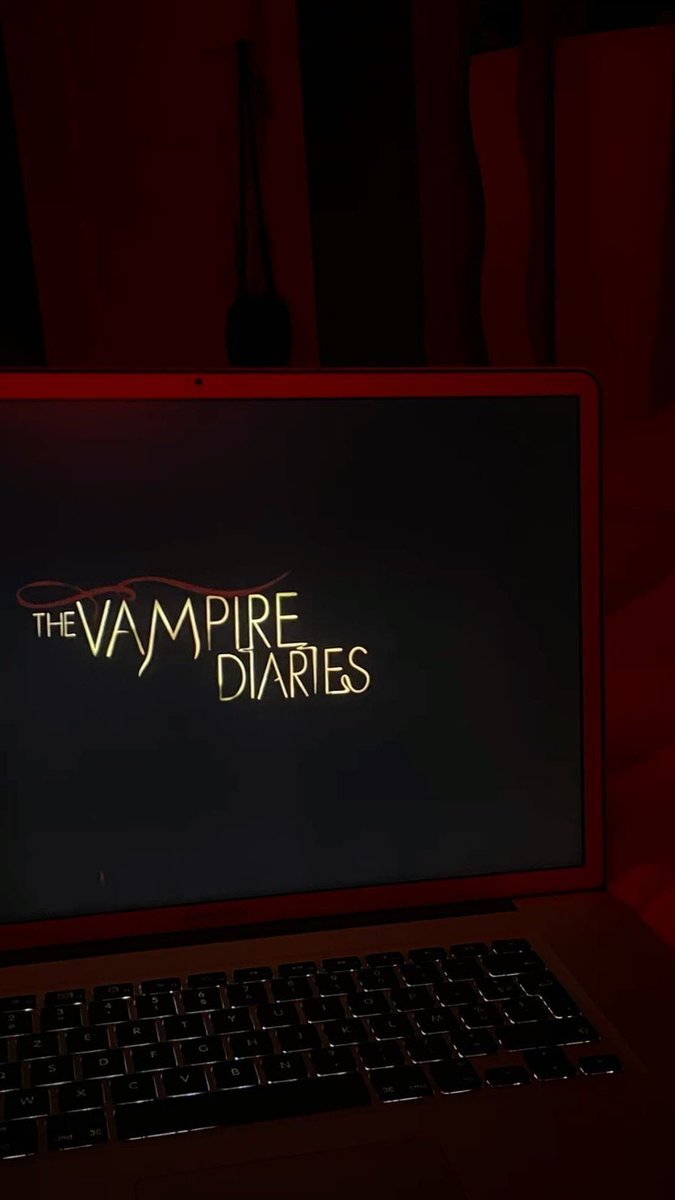 sindy_ROCHA's tweet photo. #thevampirediaries #tvd #tvdu #damonsalvatore #fyp https://t.co/3zwjuNvACV