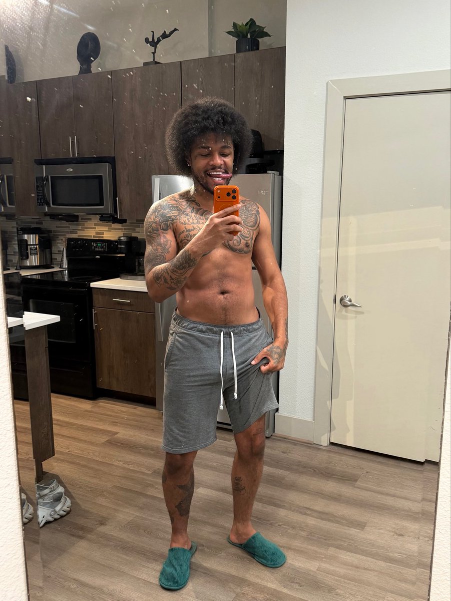 RetireHisJersey's tweet photo. Up n’ stuck 🖕🏽 https://t.co/FNHjekMtzO