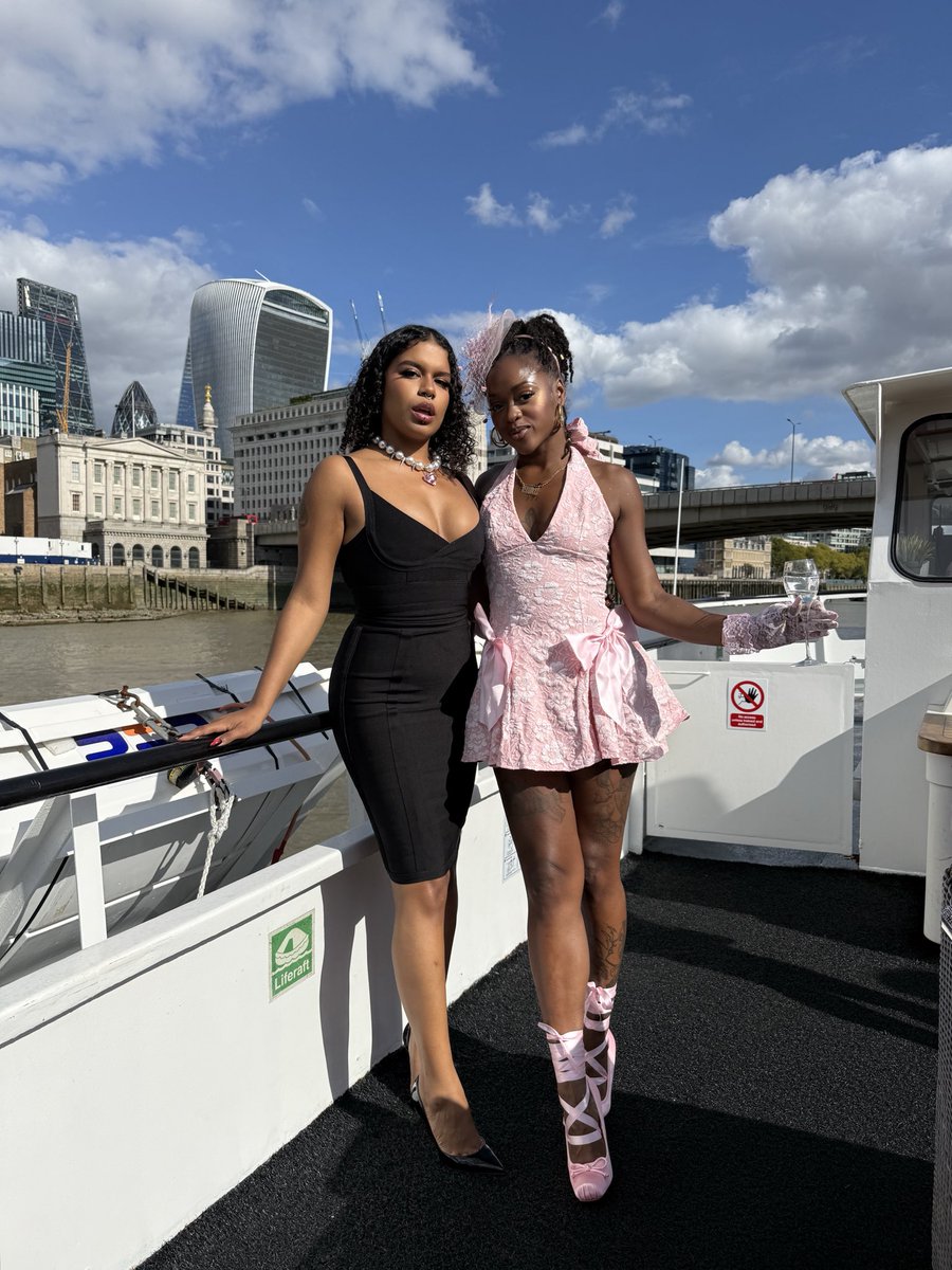GoddessLunaLaw's tweet photo. Had so much fun at @FemdomBall_ afternoon tea ! 
With  @TierraDoll_ 🤍🤍 https://t.co/mtrr3f34Jx