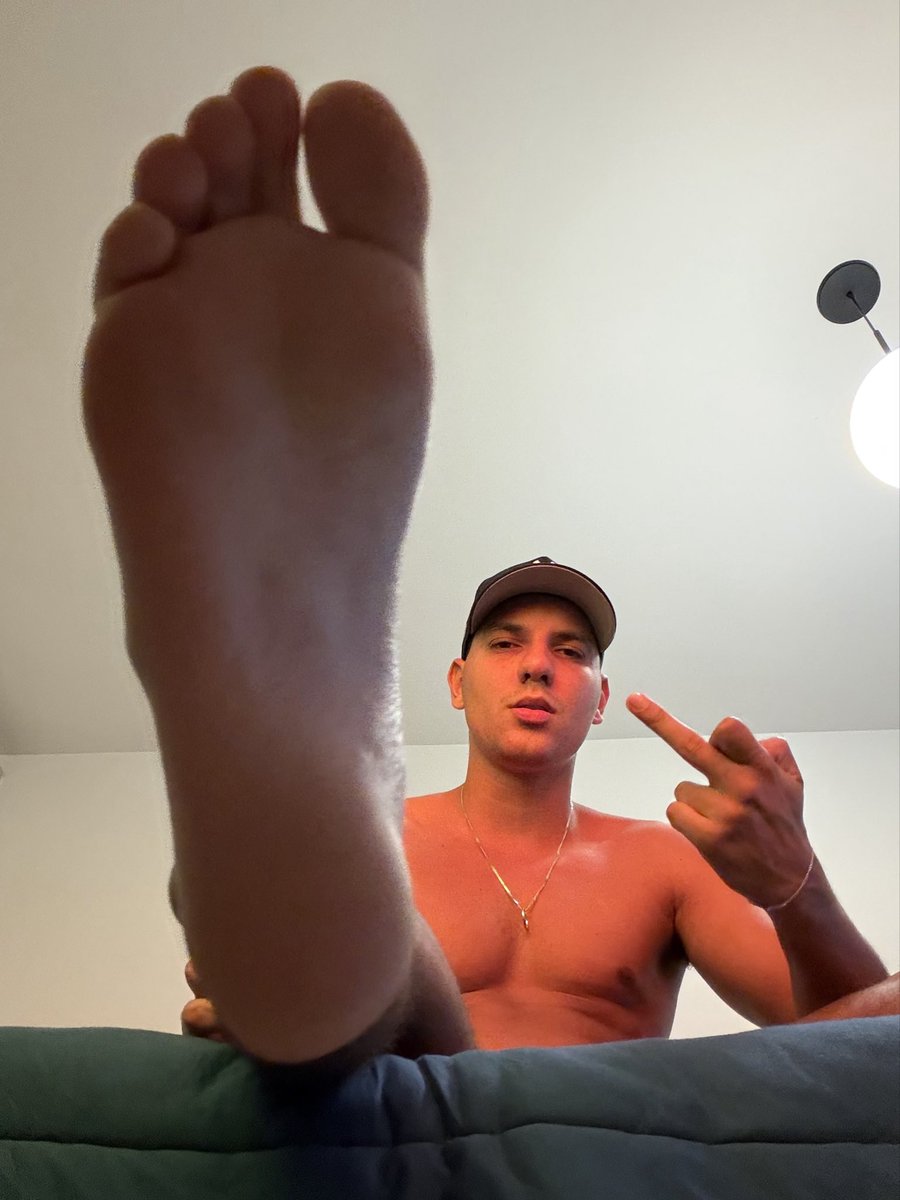 findomallex's tweet photo. I will crush you and your wallet with it. https://t.co/6p4V8qsgId