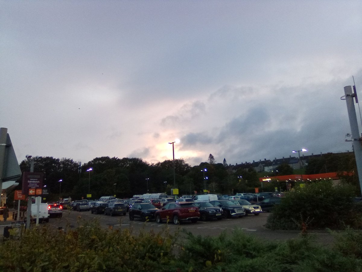 LibraryPlayer's tweet photo. This evening's sky! 😊 https://t.co/ID7gIDkKvq
